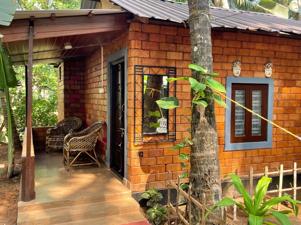 Palm Trees Ayurvedic Heritage Patnem Beach Exterior foto