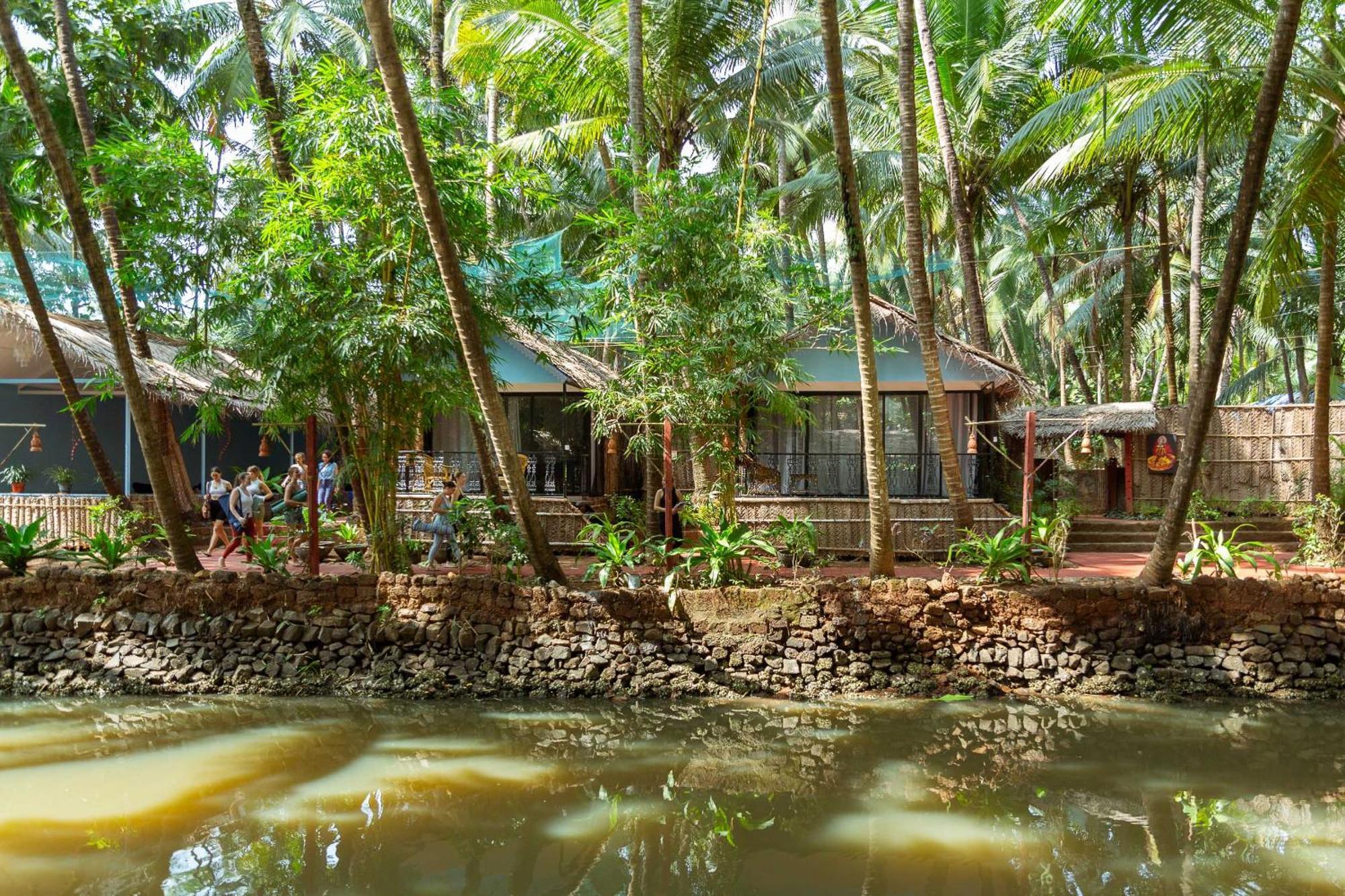 Palm Trees Ayurvedic Heritage Patnem Beach Exterior foto