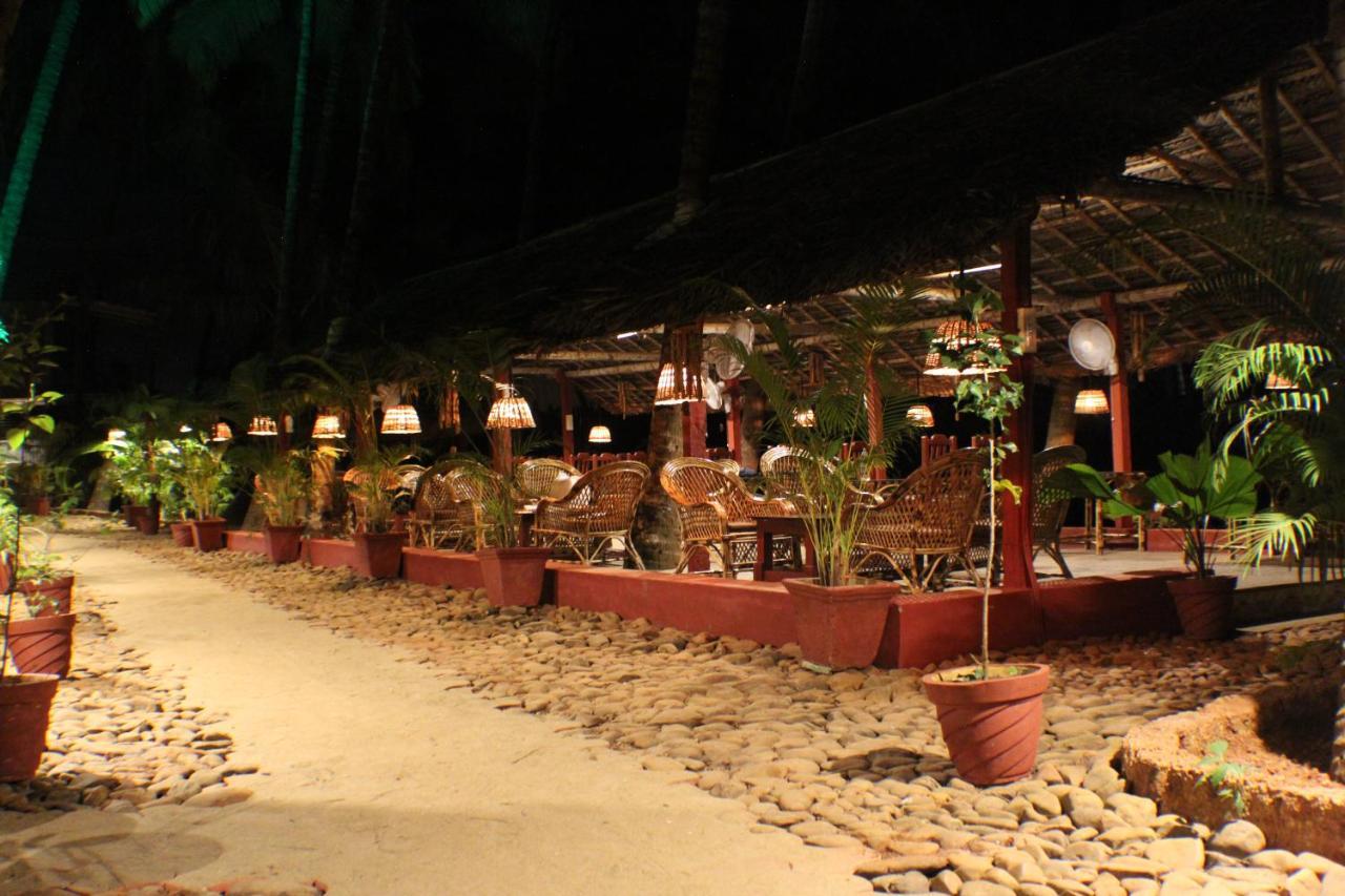 Palm Trees Ayurvedic Heritage Patnem Beach Exterior foto